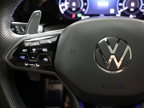 Used 2024 Volkswagen Golf R AWD/4WD image 28