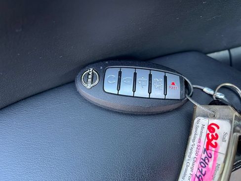 Used 2025 Nissan Altima 2.5 SV FWD image 25