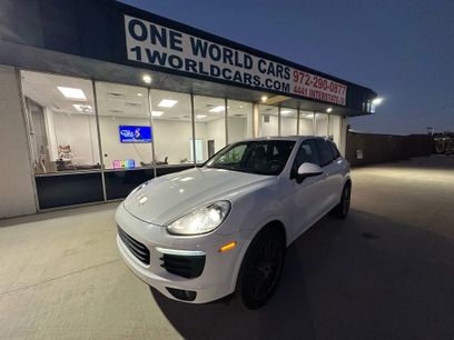 Used 2017 Porsche Cayenne Platinum Edition w/ Premium Package (PJV)