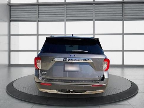 Used 2021 Ford Explorer XLT w/ Equipment Group 202A image 28