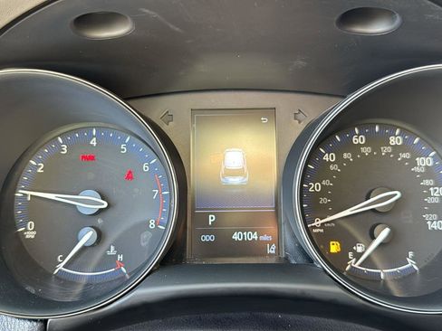 Used 2022 Toyota C-HR Limited image 13