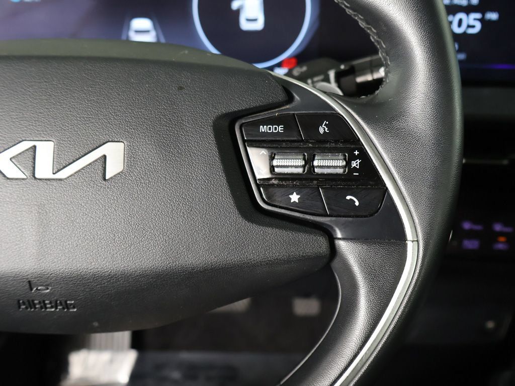 Used 2023 Kia EV6 Wind RWD image 37