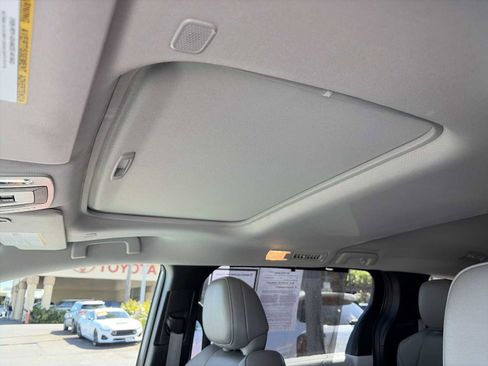 Used 2025 Toyota Sienna XLE image 16