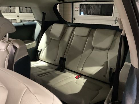 New 2026 Kia Carnival EX FWD image 19