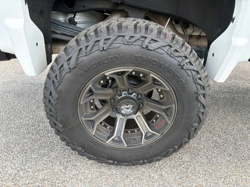 Used 2025 GMC Sierra 2500 AT4 w/ AT4 Premium Plus Package AWD/4WD image 14