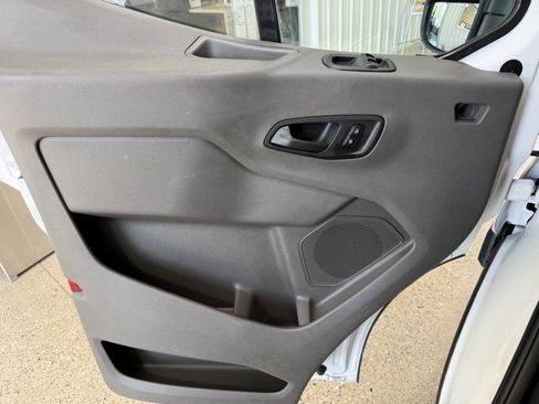 Used 2022 Ford Transit 250 Medium Roof AWD image 19