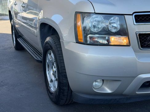 Used 2007 Chevrolet Suburban LT w/ LT Preferred Equipment Group AWD/4WD image 13