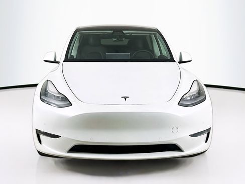 Used 2021 Tesla Model Y Long Range AWD/4WD image 2