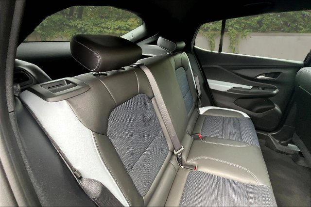 Used 2025 Buick Envista Preferred FWD image 25