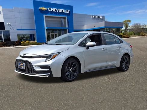 Used 2024 Toyota Corolla SE w/ SE Premium Package FWD image 34
