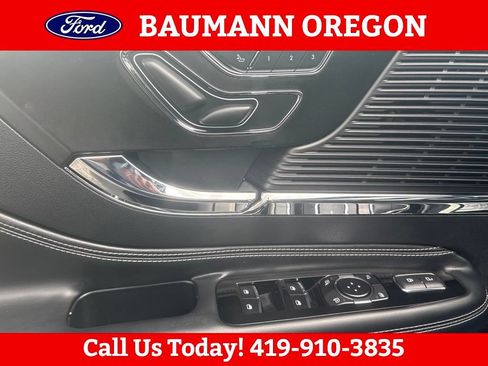 Used 2022 Lincoln Corsair Reserve w/ Equipment Group 201A AWD/4WD image 18