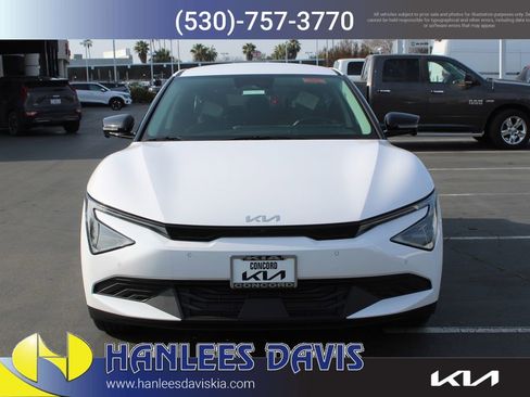 New 2025 Kia EV6 Light w/ Light LR Technology Package image 4