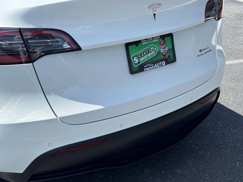 Used 2022 Tesla Model Y Long Range AWD/4WD image 49