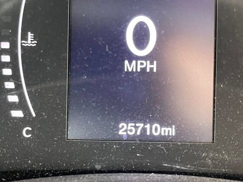 Used 2023 Jeep Renegade Latitude AWD/4WD image 19