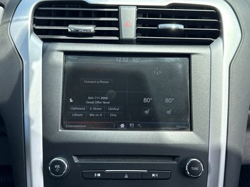 Used 2016 Ford Fusion SE FWD image 27