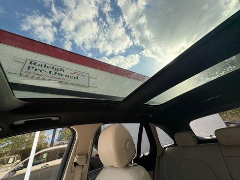 Used 2018 Mercedes-Benz GLC 300 4MATIC image 45