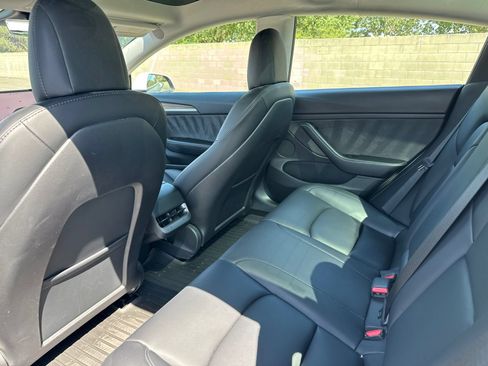 Used 2022 Tesla Model 3 Long Range AWD/4WD image 14
