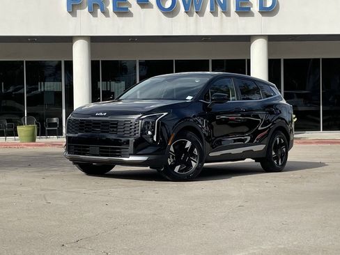 Used 2026 Kia Sportage LX image 1