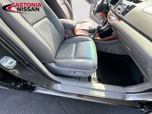 Used 2004 Toyota Camry XLE FWD image 33