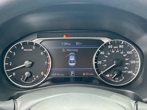 Used 2025 Nissan Altima 2.5 SV FWD image 19