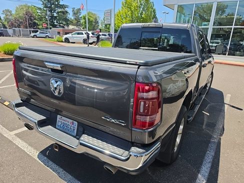 Used 2019 RAM 1500 Big Horn AWD/4WD image 3