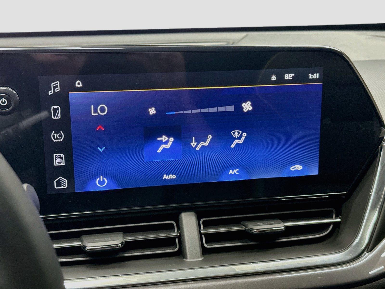 New 2026 Chevrolet Trax ACTIV w/ Sunroof Package FWD image 19