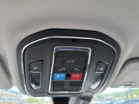 Used 2023 Jeep Grand Cherokee Limited AWD/4WD image 27