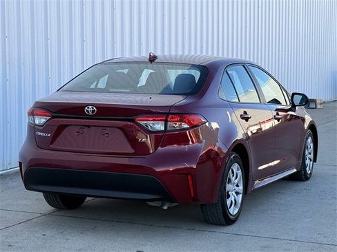 Used 2023 Toyota Corolla LE image 4