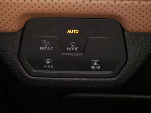 Certified 2024 Volkswagen Atlas Cross Sport SEL R-Line AWD/4WD image 27