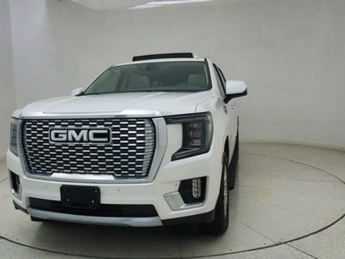 Used 2022 GMC Yukon XL Denali AWD/4WD image 71