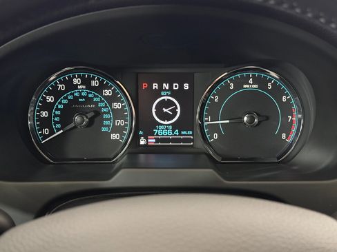 Used 2015 Jaguar XF Portfolio image 18