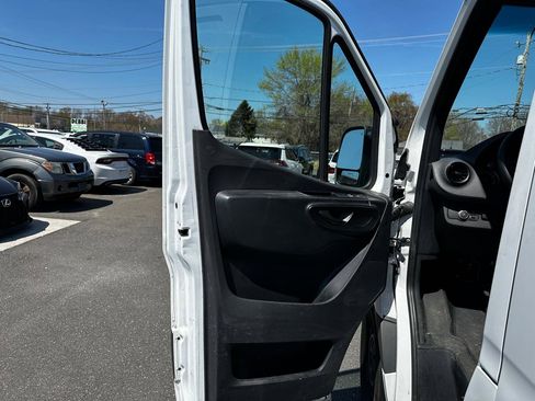 Used 2023 Mercedes-Benz Sprinter 1500 image 16