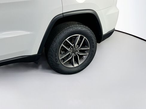 Used 2022 Jeep Grand Cherokee Limited image 29