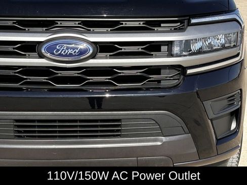 Used 2024 Ford Expedition Max XLT image 3