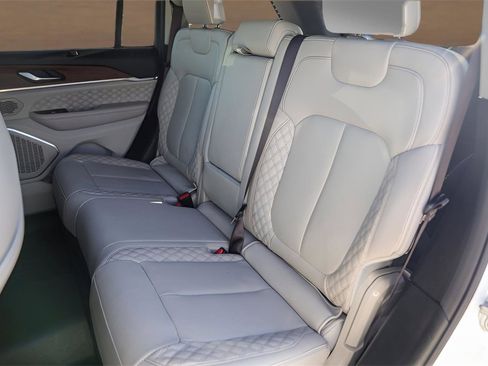 Used 2023 Jeep Grand Cherokee Summit w/ Luxury Tech Group V image 20