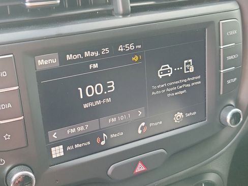 Used 2025 Kia Soul LX w/ LX Technology Package FWD image 22