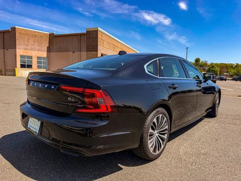 Used 2022 Volvo S90 B6 Momentum AWD/4WD image 8