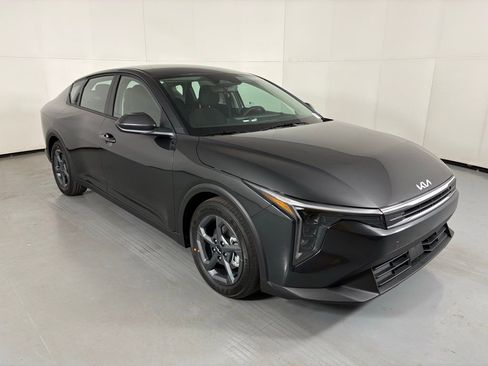 New 2026 Kia K4 FWD image 2