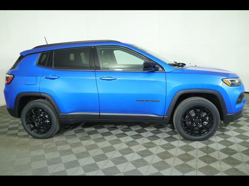 New 2026 Jeep Compass Latitude image 14