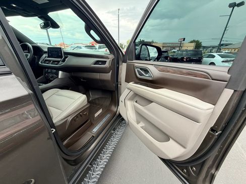 Used 2021 Chevrolet Suburban Z71 AWD/4WD image 25