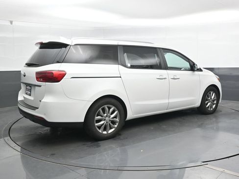 Used 2020 Kia Sedona EX FWD image 3