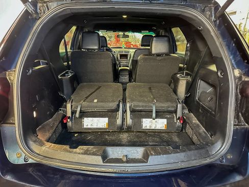 Used 2016 Ford Explorer XLT w/ Equipment Group 202A AWD/4WD image 8
