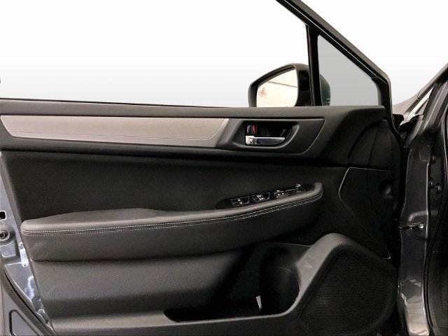 Used 2018 Subaru Outback 2.5i Premium AWD/4WD image 23