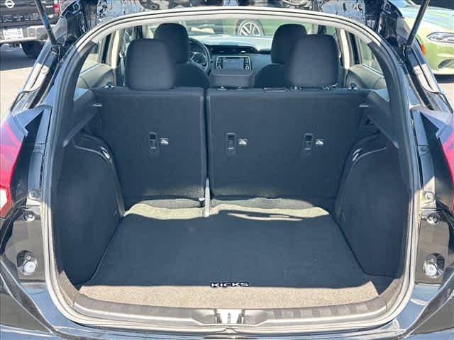 Used 2022 Nissan Kicks S FWD image 5
