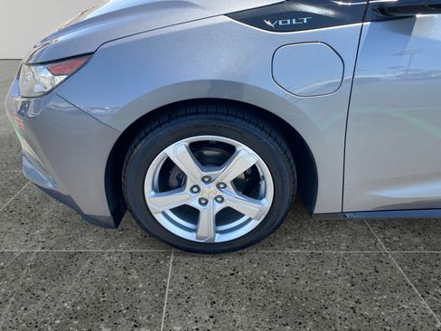 Used 2018 Chevrolet Volt LT w/ Comfort Package FWD image 14