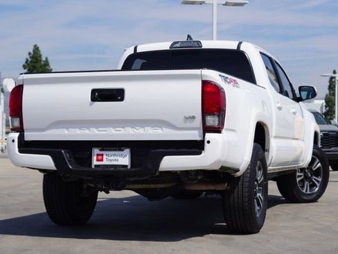 Used 2019 Toyota Tacoma TRD Sport w/ Technology Package AWD/4WD image 6