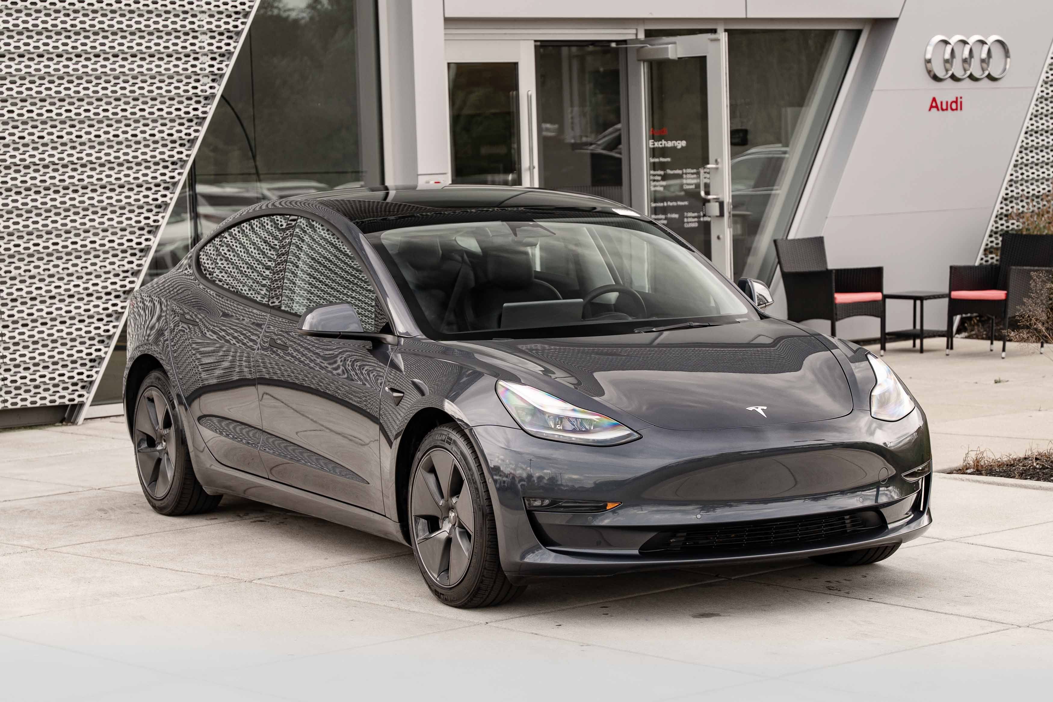 Used 2022 Tesla Model 3 Long Range AWD/4WD image 2