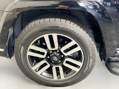 Used 2022 Toyota 4Runner Limited AWD/4WD image 13