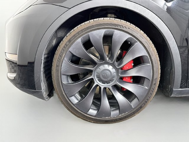 Used 2023 Tesla Model Y Performance AWD/4WD image 29