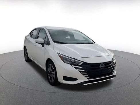 Used 2025 Nissan Versa SV FWD image 3